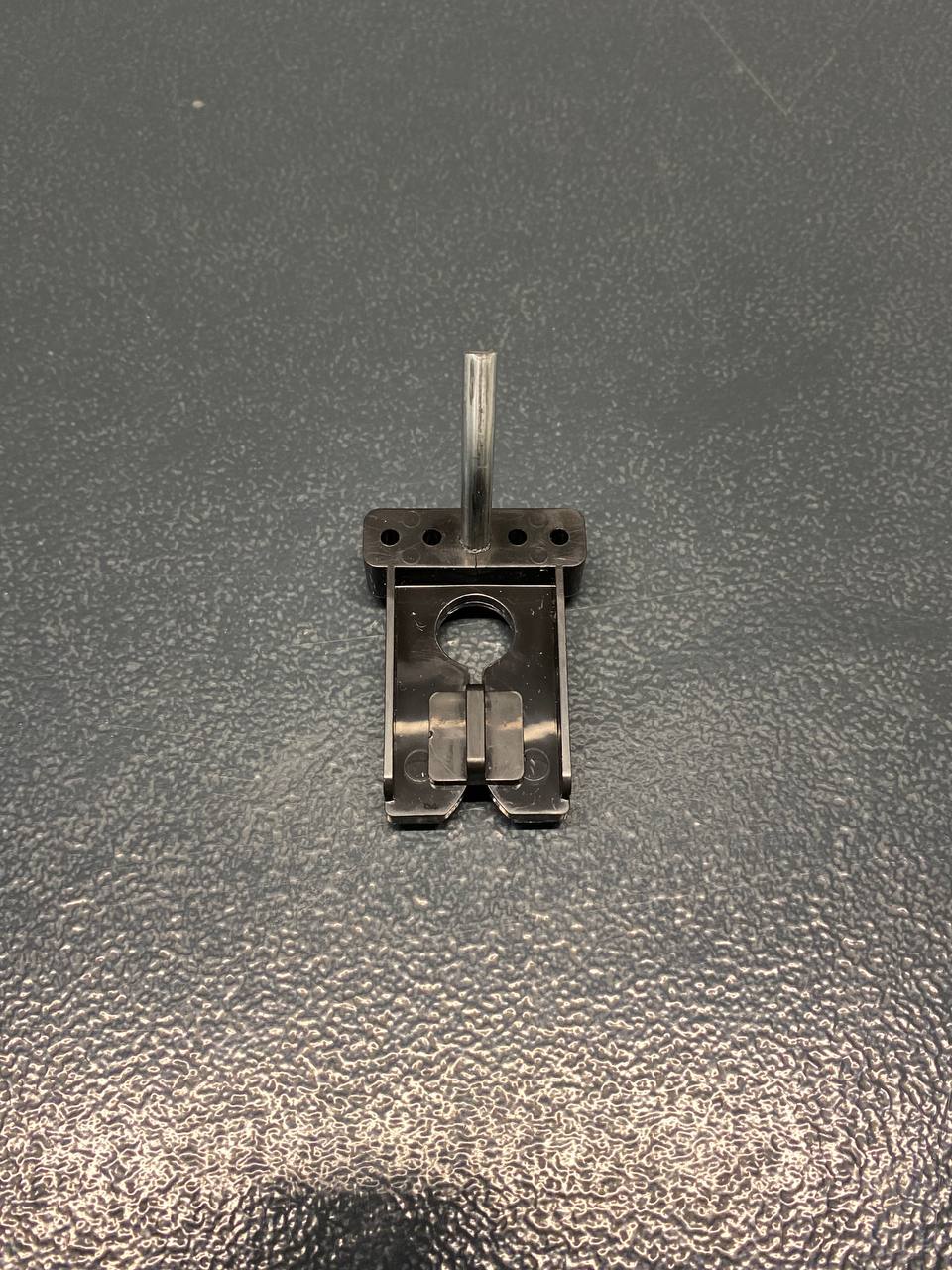 Крючок 38 мм