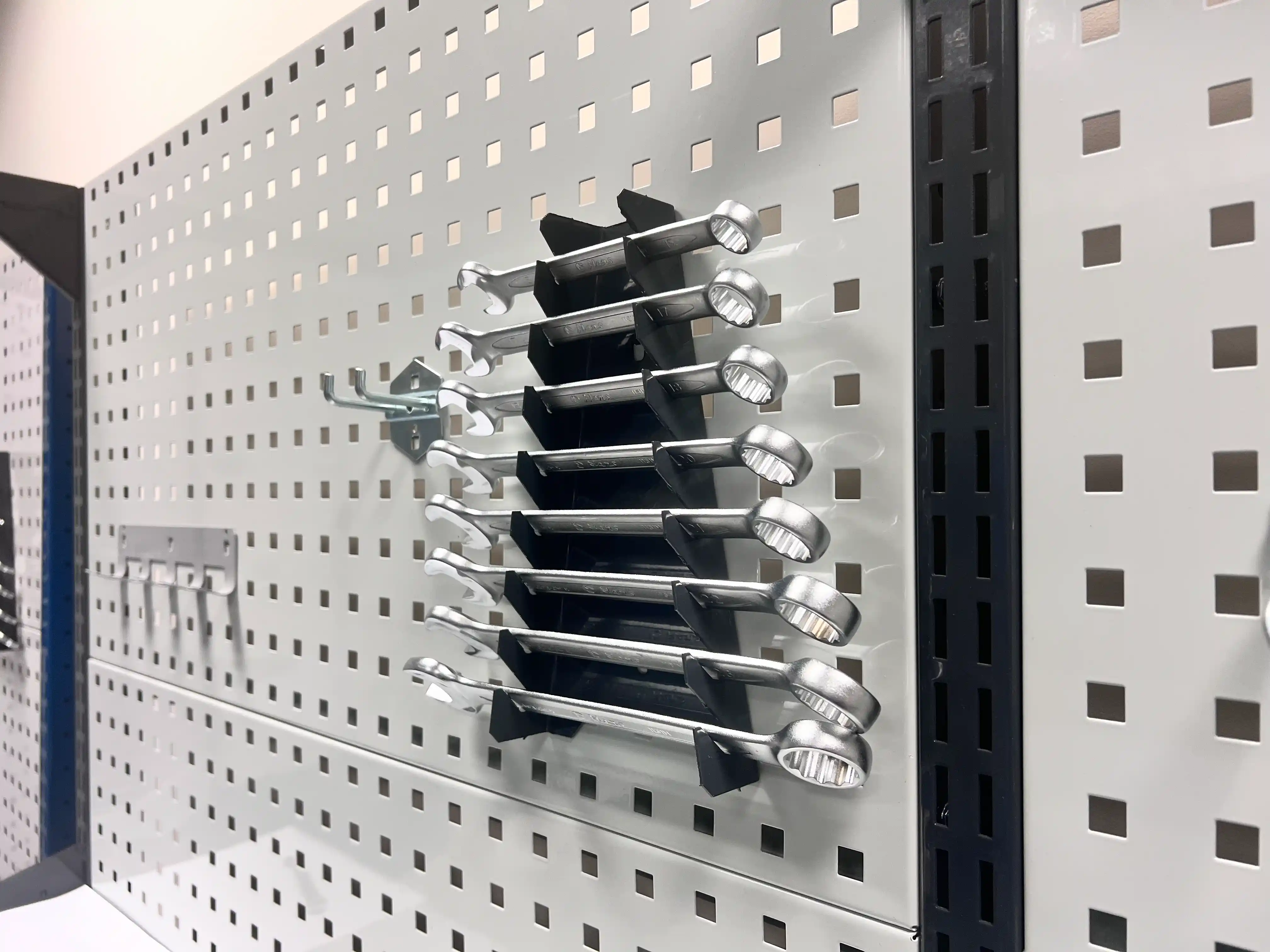 CTR 1232.S14.3-1 Верстак слесарный 1670x1193x743 мм 