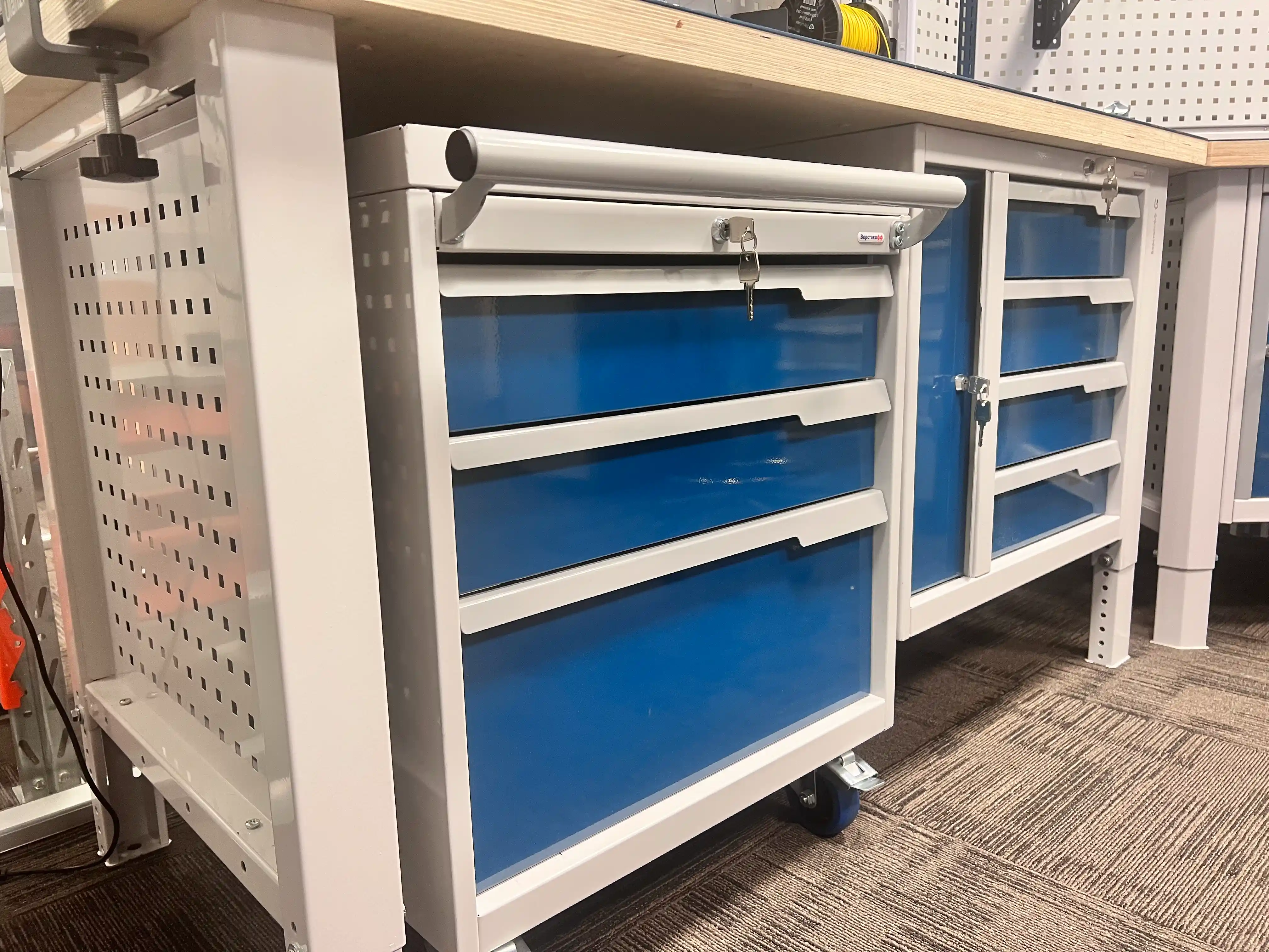 CTR 1232.S14.3-1 Верстак слесарный 1670x1193x743 мм 